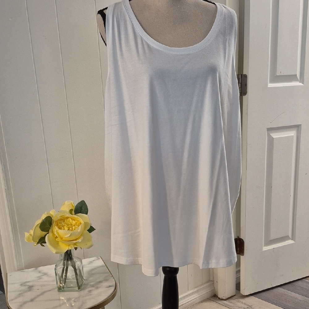 White Sleeveless Women's Top New 3XL
